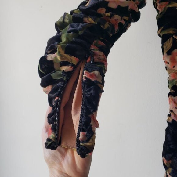 House of CB Floral Velvet Ruched Noella Dress - Picture 6 of 7